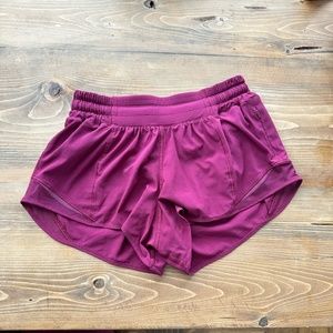 Lululemon Hotty Hot Low-Rise Lined Short 2.5", burgundy, size 4